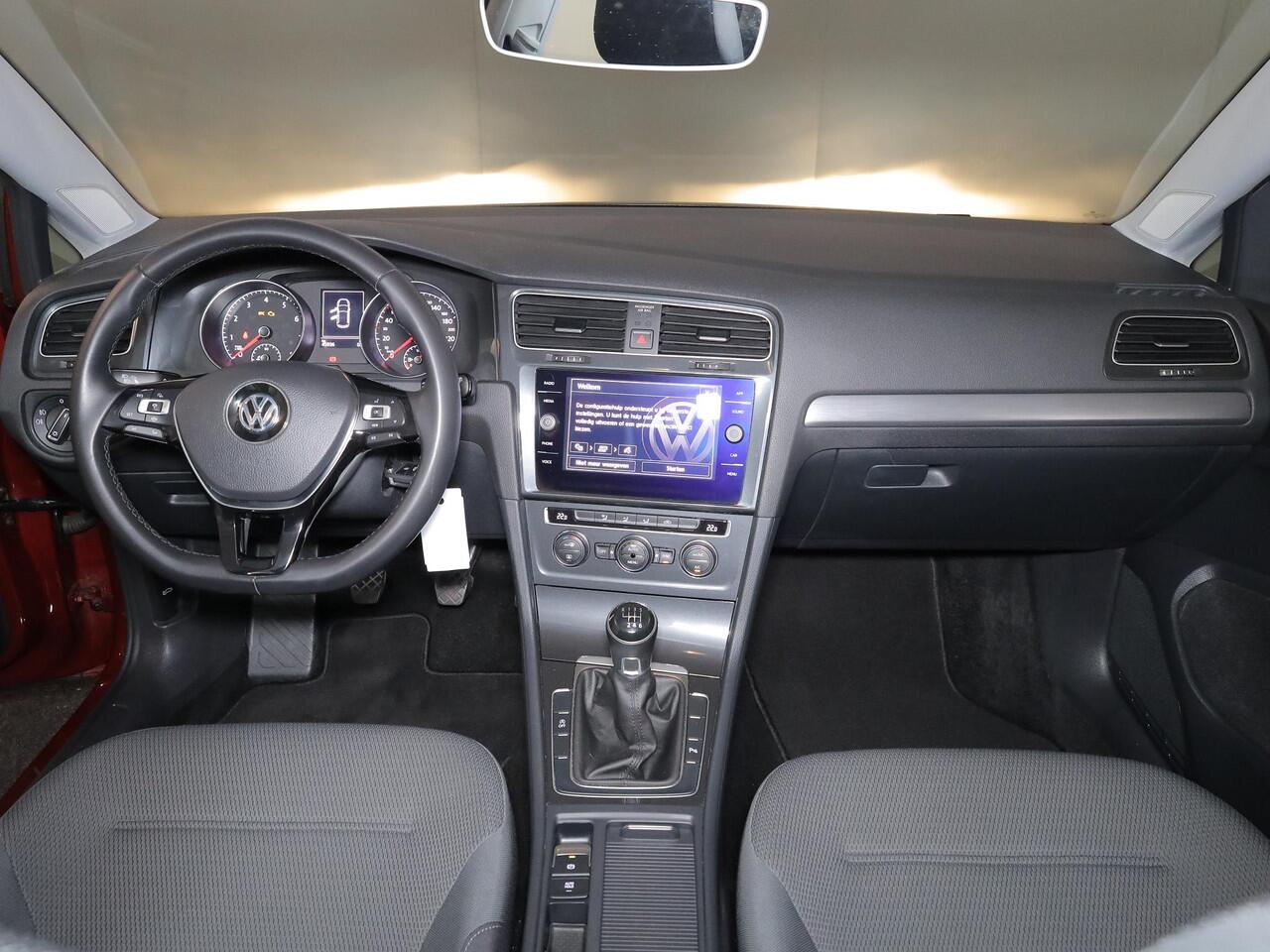 Volkswagen GOLF 1.0 TSI Comfortline 116 pk | Navigatie via App | Parkeersensoren | Adaptieve cruise control | Autom. airco | App connect |