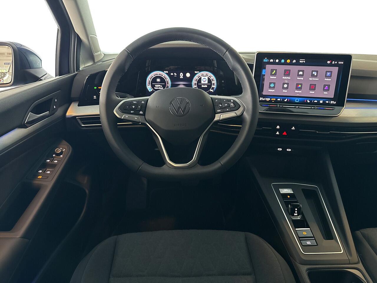 Volkswagen GOLF 1.5 116pk eTSI Life Edition Stuur/Stoelverwarming | Adaptieve Cruise Control | Achteruitrijcamera