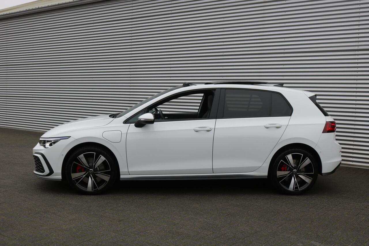 Volkswagen GOLF 1.4 eHybrid GTE 245PK (Pano Carplay Sfeerverl ACC HeadUp Keyless Camera IQ-Light PrivacyGlass)