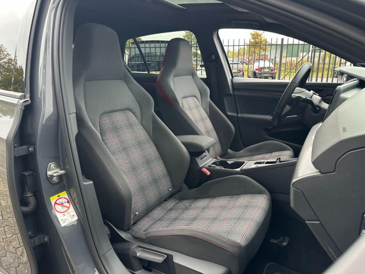 Volkswagen GOLF 2.0 GTI 245pk DSG 2021 BTW *Pano *Adaptive *IQ lights *Head up *Trekhaak