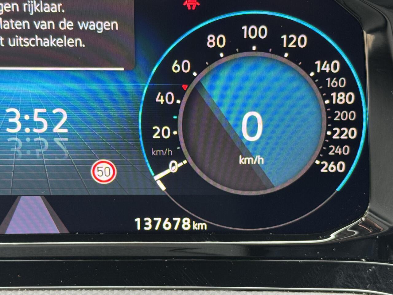 Volkswagen GOLF 1.5 eTSI R-Line Climate Control Navi Carplay