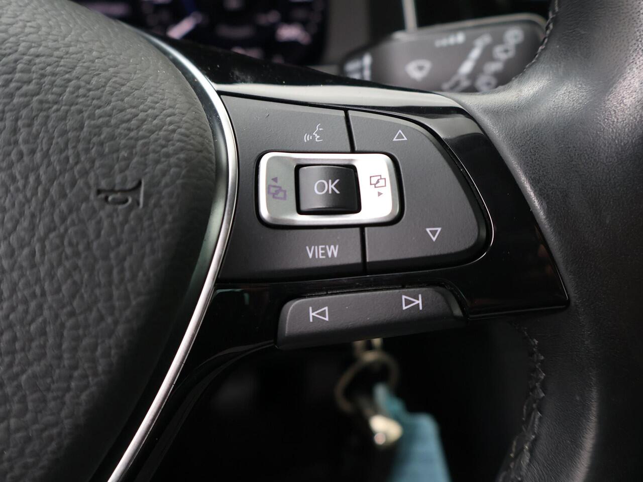 Volkswagen GOLF Variant 1.0 TSI Highline | 115 PK | Adaptive cruise control | LED verlichting | Verwarmde voorstoelen |