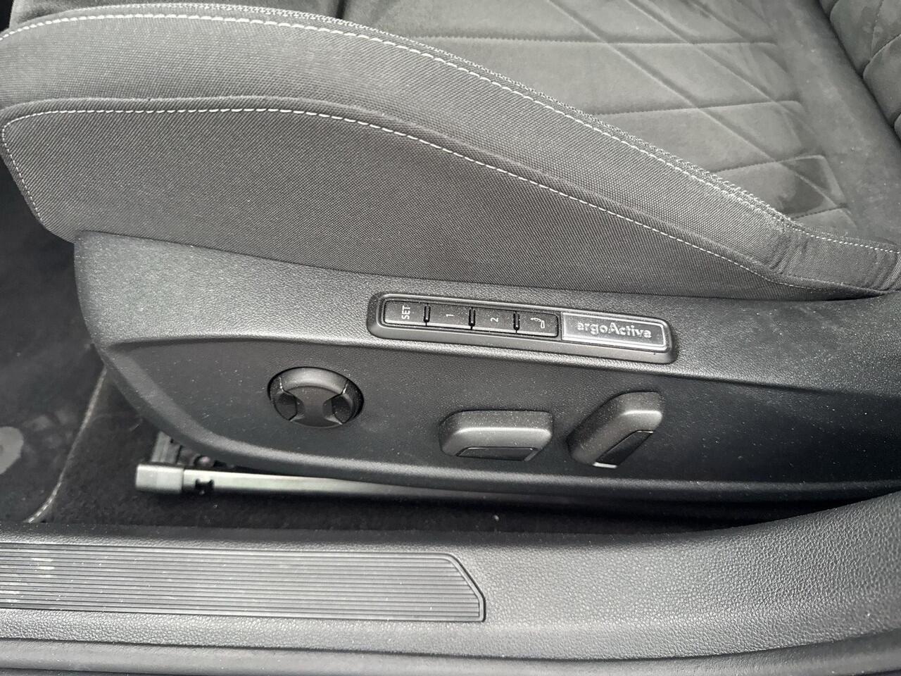 Volkswagen GOLF 1.4 eHybrid Style | PHEV | 204 pk | A-Camera | SOH 100% |