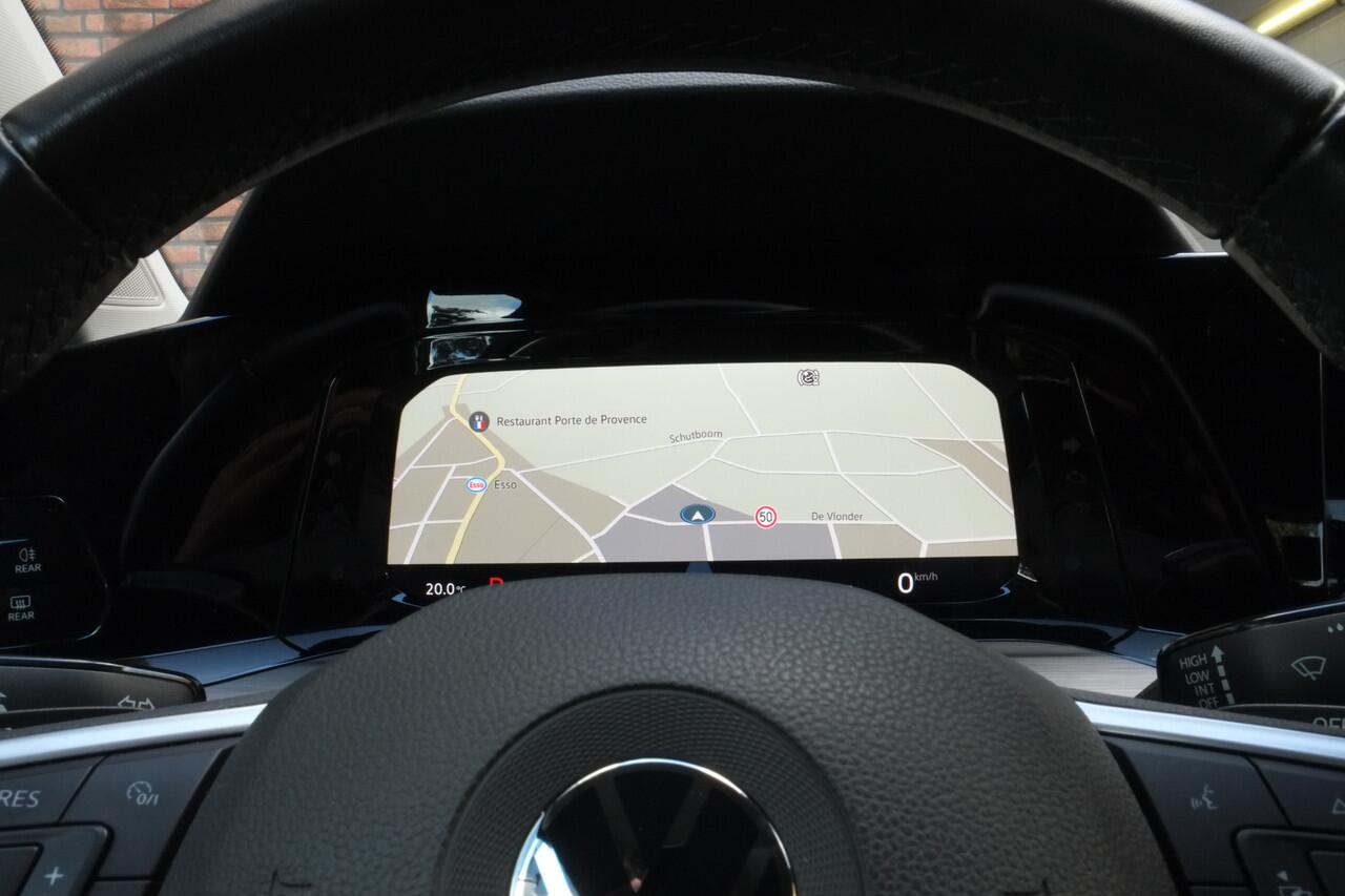 Volkswagen GOLF 1.5 eTSI Style AUT Trekhaak, Achteruitrijcamera, Navigatie, ACC, Dodehoek detectie