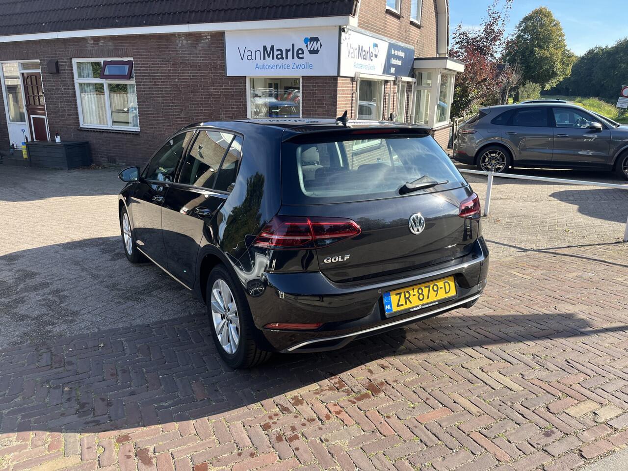 Volkswagen GOLF 1.0 TSI Comfortline Business STOELVERWARMING MASSAGESTOELEN CARPLAY