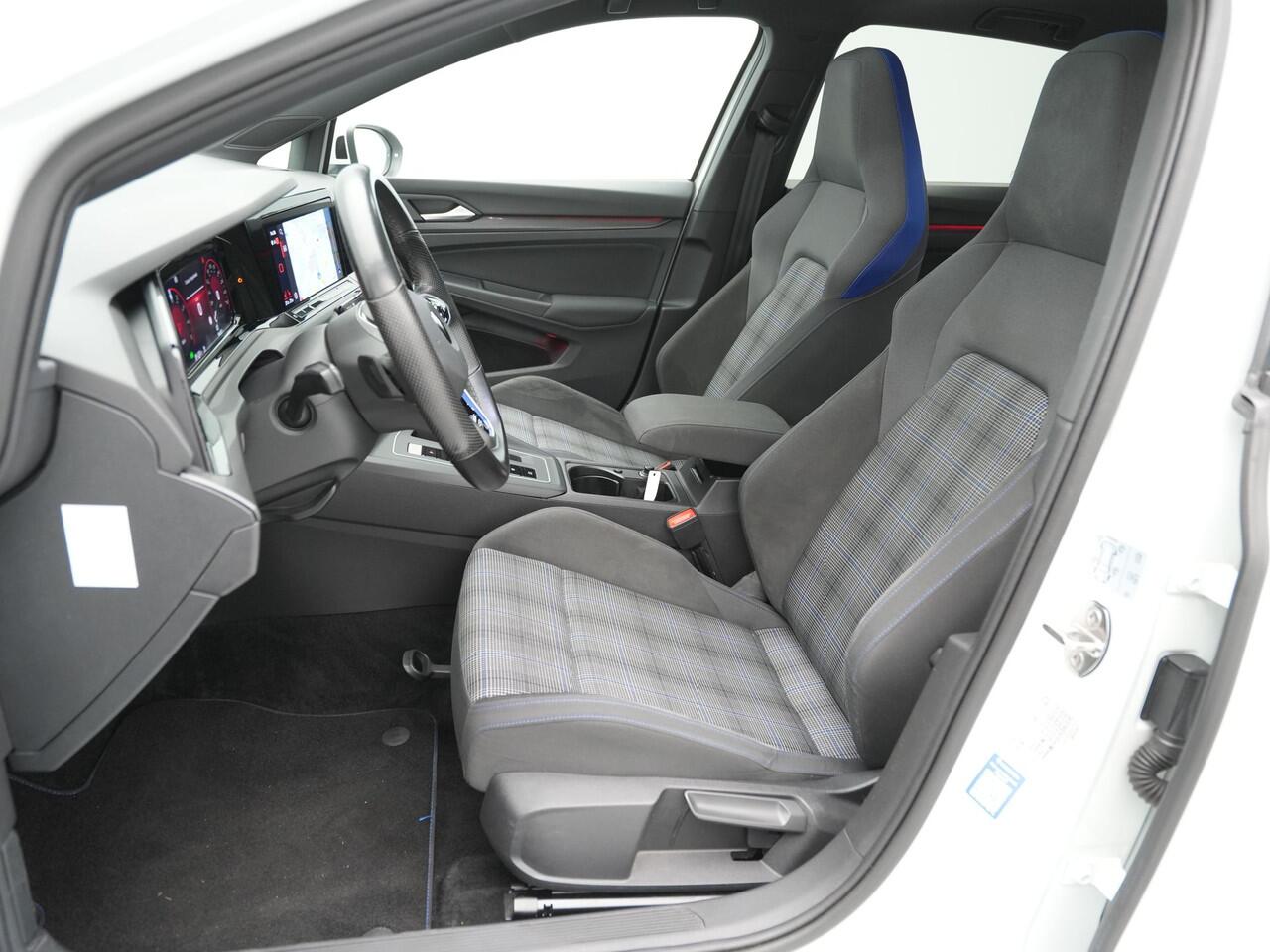 Volkswagen GOLF 1.4 eHybrid 245pk GTE Panorama Navigatie Camera Stoelverwarming Carplay 193