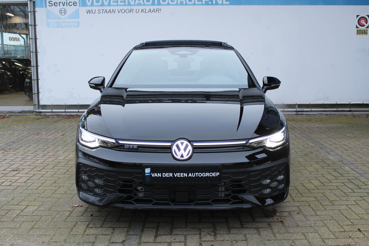 Volkswagen GOLF 1.5 eHybrid GTE 272 pk | Panorama dak | Stoel/Stuur verwarming | 360* Camera | Schuif/Kantel dak | Adaptive cruise controler | Keyless start | Apple CarPlay/Android Auto | Draadloze telefoonlader | IQ.Lights | Climate controle | Parkeersensoren V+A | Navi