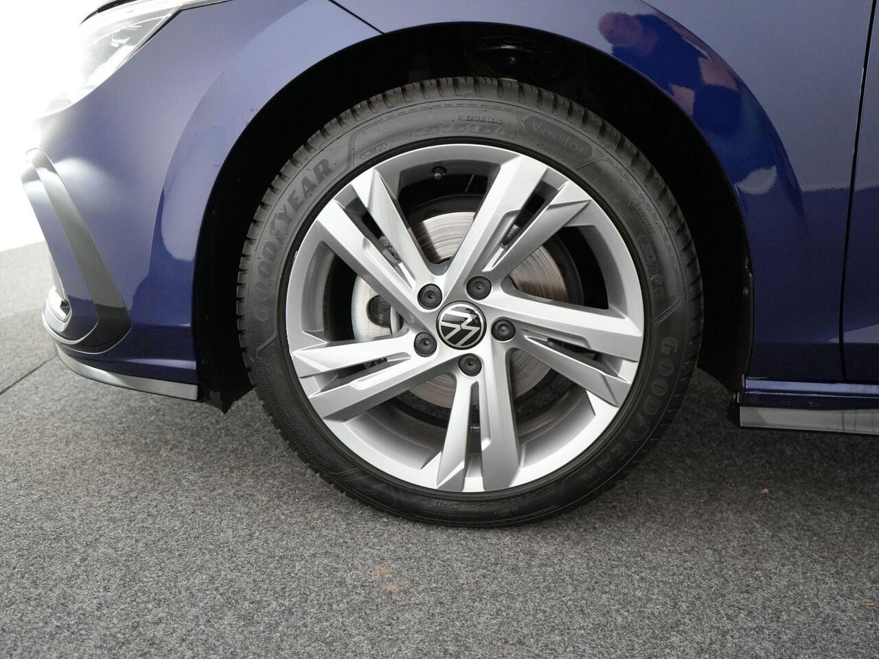 Volkswagen GOLF Variant 1.5 TSI R-Line | Carplay | Camera | ACC |