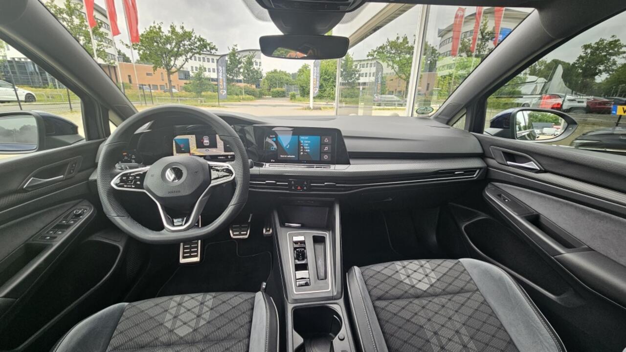 Volkswagen GOLF 1.5 eTSI R-Line NLauto | Dealeronderhouden