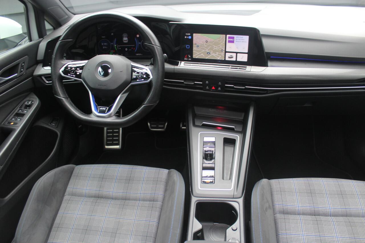 Volkswagen GOLF 1.4 eHybrid GTE - CARPLAY - PANODAK - 18 INCH - FULL LED - VIRT. COCKPIT -