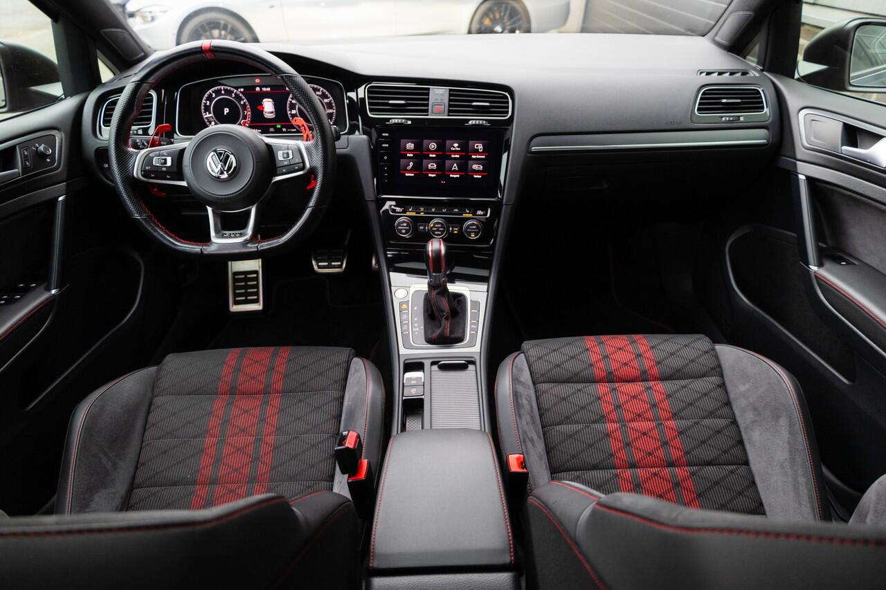 Volkswagen GOLF 2.0 TSI 290 pk GTI TCR / Akrapovic/ Pure-Grey/ Pano-dak/ Keyless/ Adap.Cruise/ Camera/ Sport-Stoelen/ Stoel.Verw/ 19'' LMV