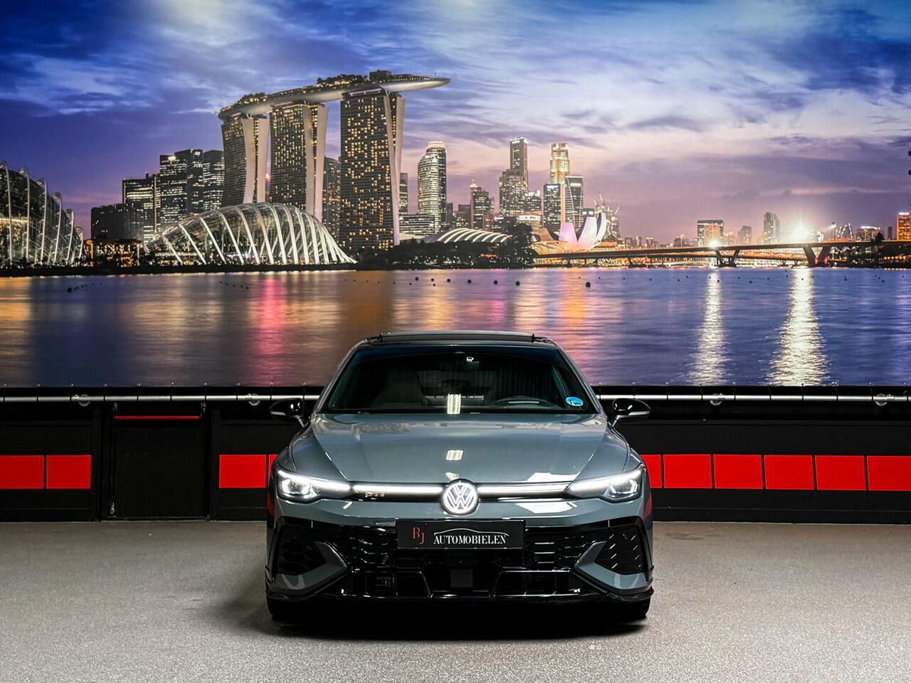 Volkswagen GOLF 2.0 TSI GTI Clubsport IQ|Akrapovic|360camera||HUD|H/K|Panorama