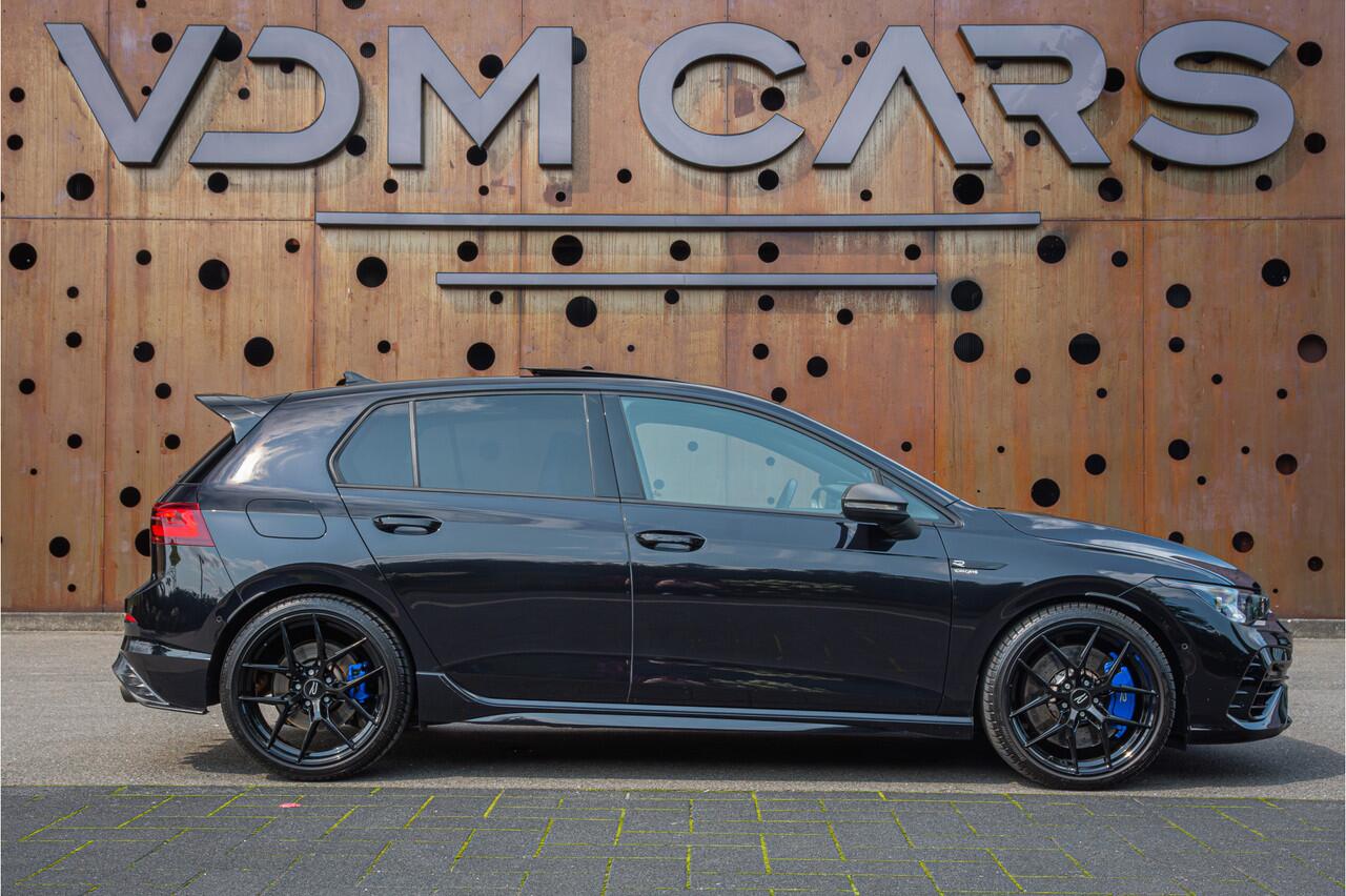 Volkswagen GOLF R 2.0 TSI R 4Motion | AKRAPOVIC | STAGE 2 | IQ.DRIVE | PANO | PERFORMANCE |