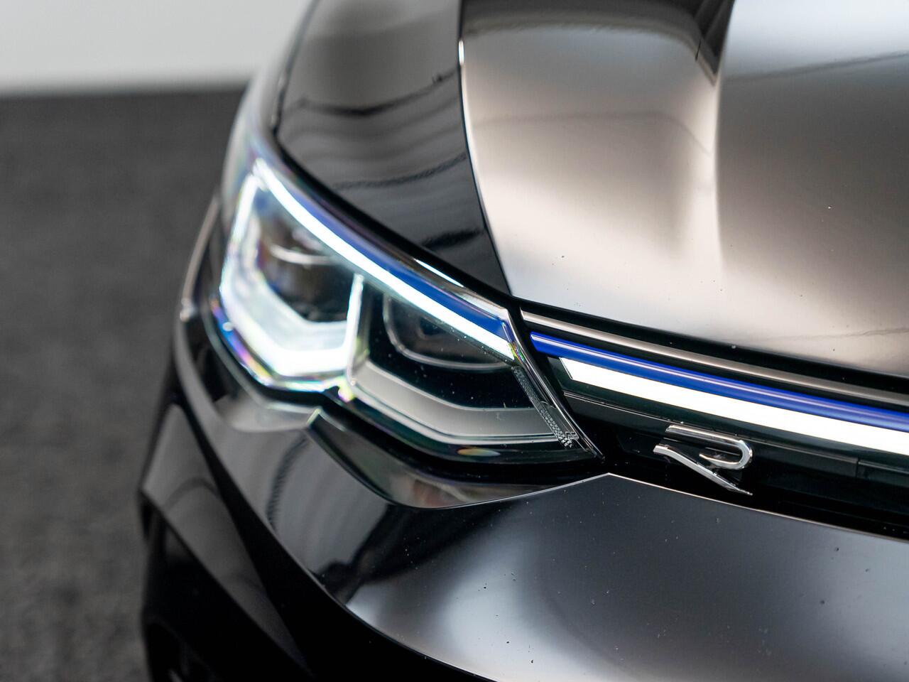 Volkswagen GOLF 2.0 TSI R 4Motion | Pano