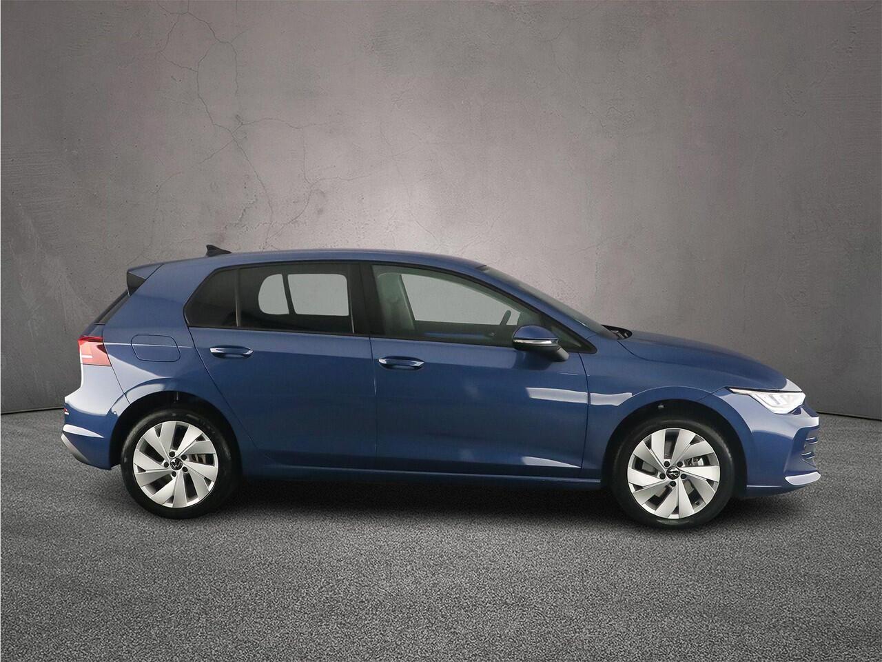 Volkswagen GOLF Life Edition 1.5 TSI eHybrid 204pk DSG Automaat Adaptive cruise control, Achteruitrijcamera, LED koplampen, Stuurwiel verwarmd, Parkeersensoren