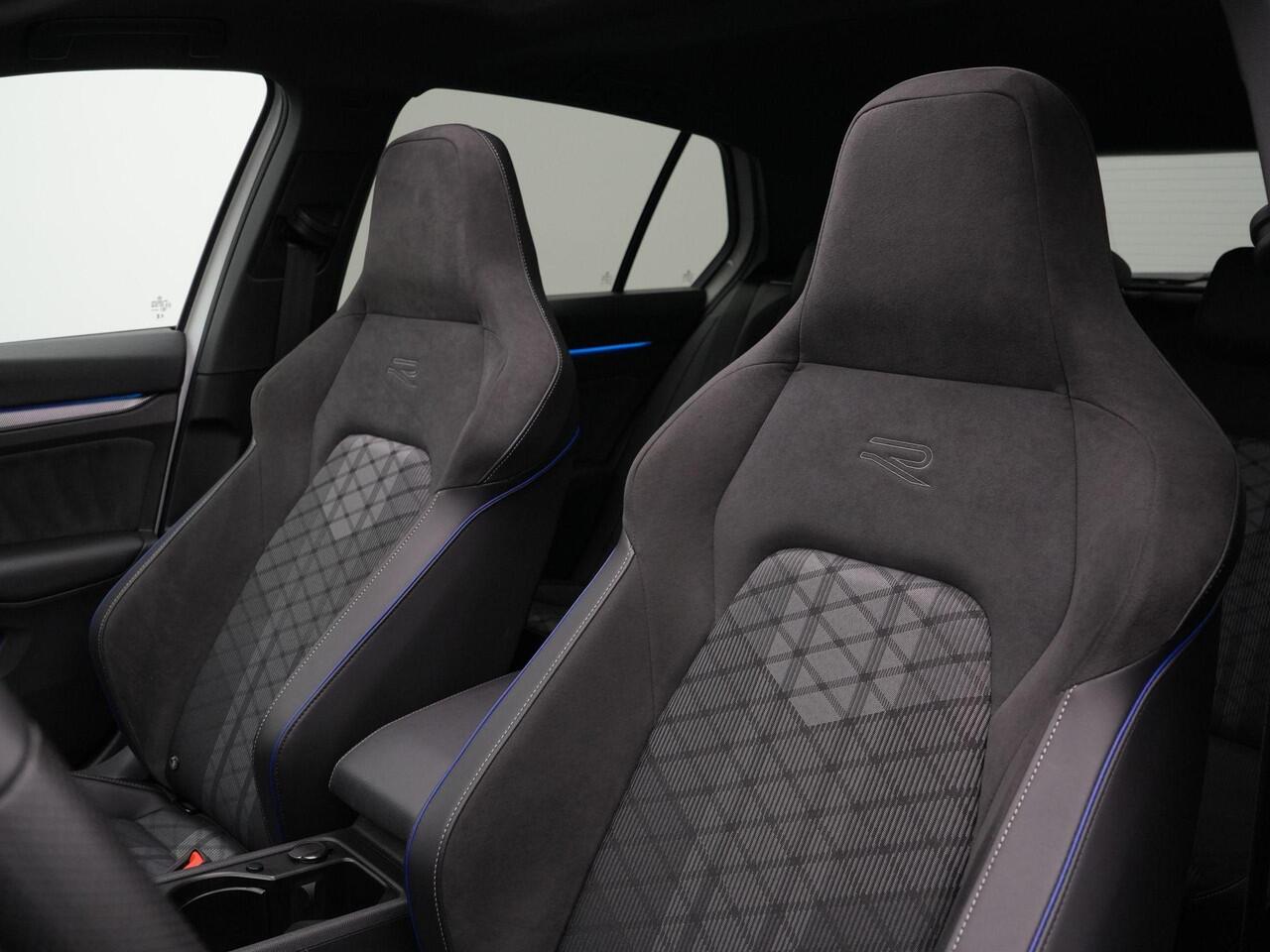 Volkswagen GOLF 1.5 TSI 150 pk R-Line Edition | Panoramadak | Harman/Kardon | Head-up display | Stuur-/stoelverwarming | Achteruitrijcamera