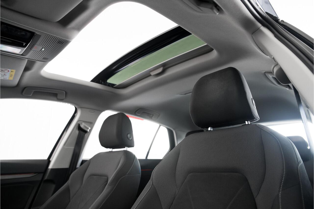 Volkswagen GOLF 1.5 eTSI Style Panoramadak EGR stoelen Afn.trekhaak|Sfeerverlichting|Applecarplay