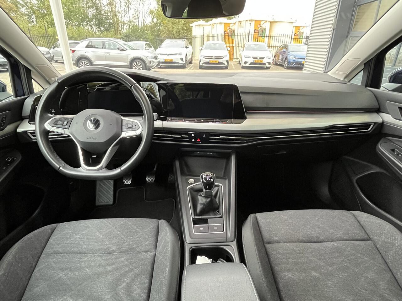 Volkswagen GOLF 1.0 TSI Life / Virtual Cockpit / Sfeerverlichting / Navigatie / Adaptive Cruise