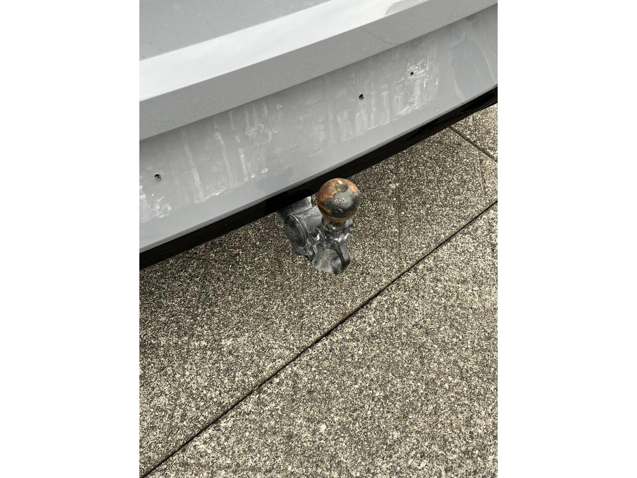 Volkswagen GOLF 1.5 eTSI 150pk DSG R-Line / Panoramadak / Black Style / Matrix LED / Harman Kardon / Elek Zwenkbare Trekhaak / Head-Up Display / Camera / Stuur & Stoelverwarming / 18" LMV