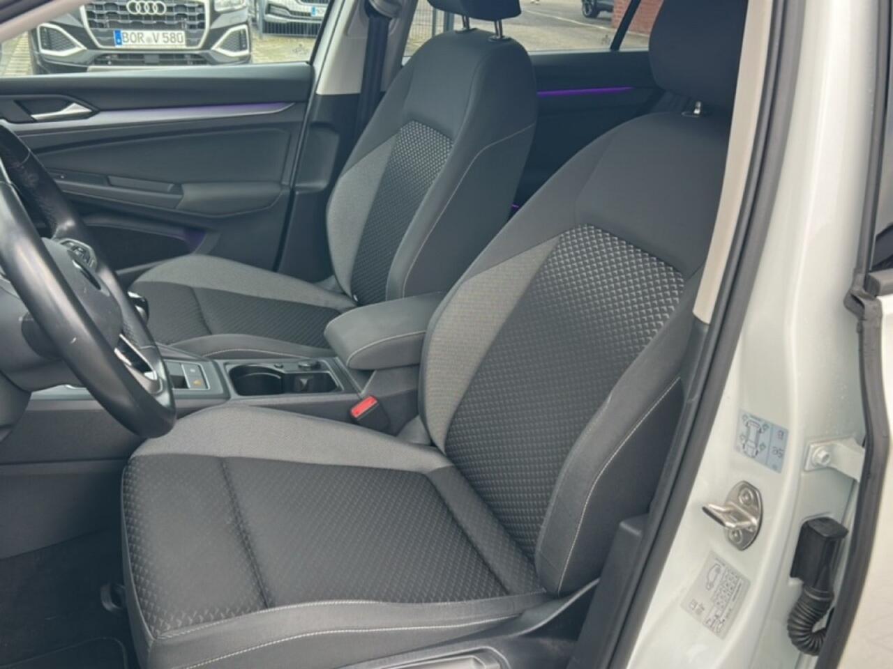 Volkswagen GOLF 1.5 TSI LIFE ACTIVE TREKHAAK/CAMERA/NAVI/CARPLAY/ACC/STOEL-STUURVERW