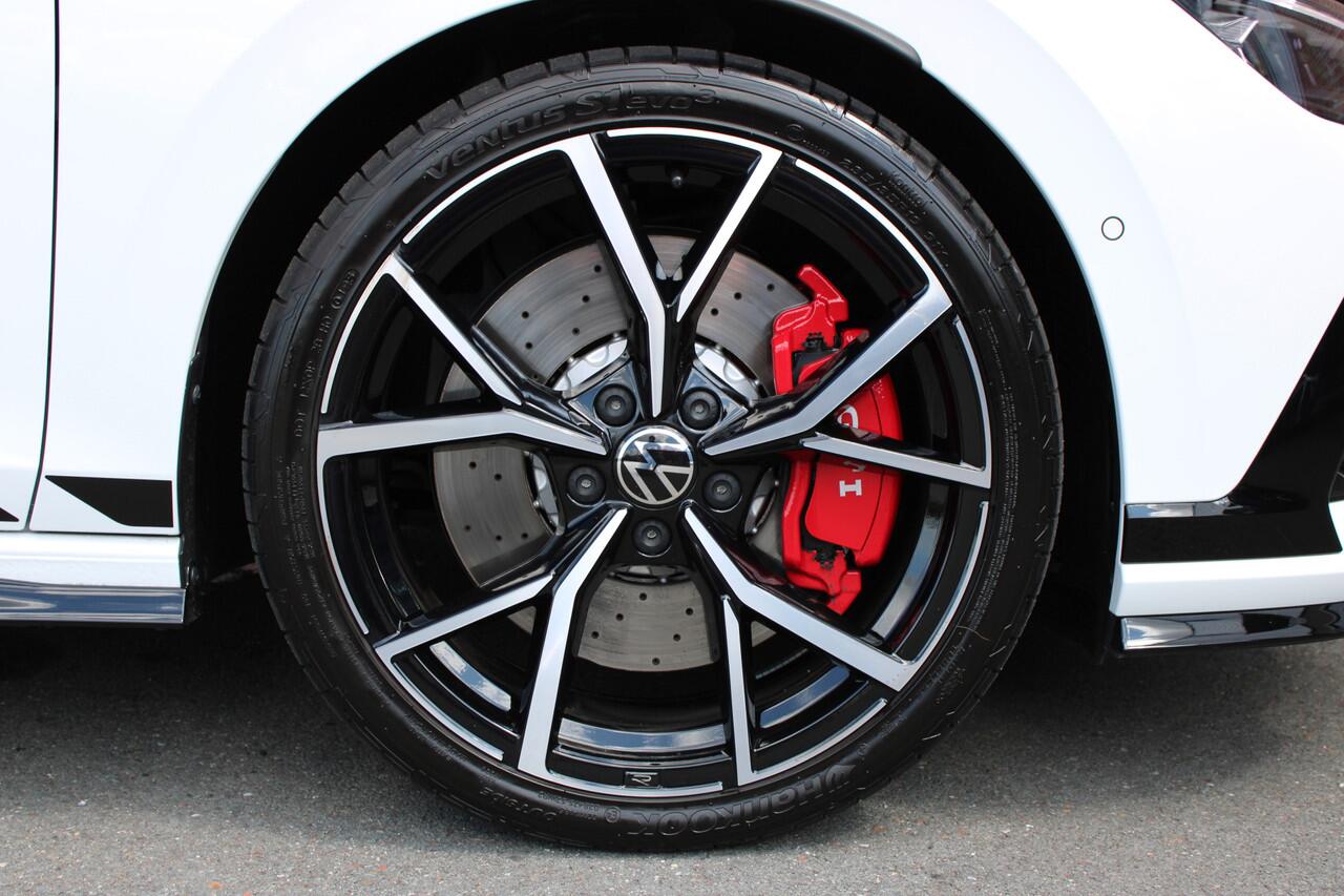 Volkswagen GOLF 2.0 TSI 300PK GTI CLUBSPORT |AKRAPOVIC|PANO-DAK|DCC-PRO|IQ-MATRIX|