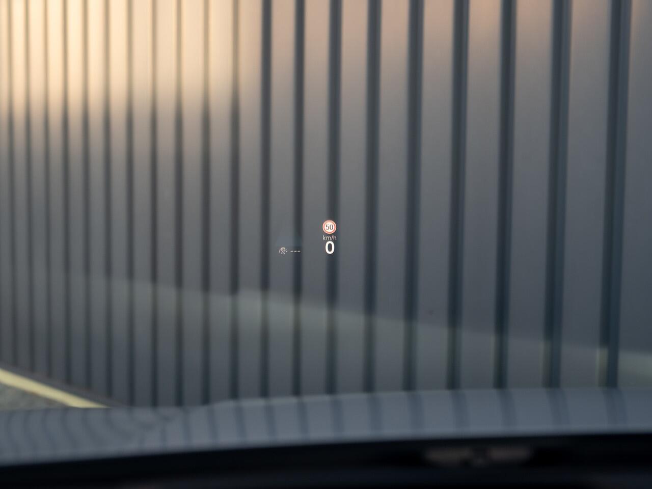 Volkswagen GOLF Variant 1.5 eTSI R-Line Edition | Pano | Trekhaak wegkl. | IQ Light | Head Up | Elk. A-klep | Prijs Rijklaar!!