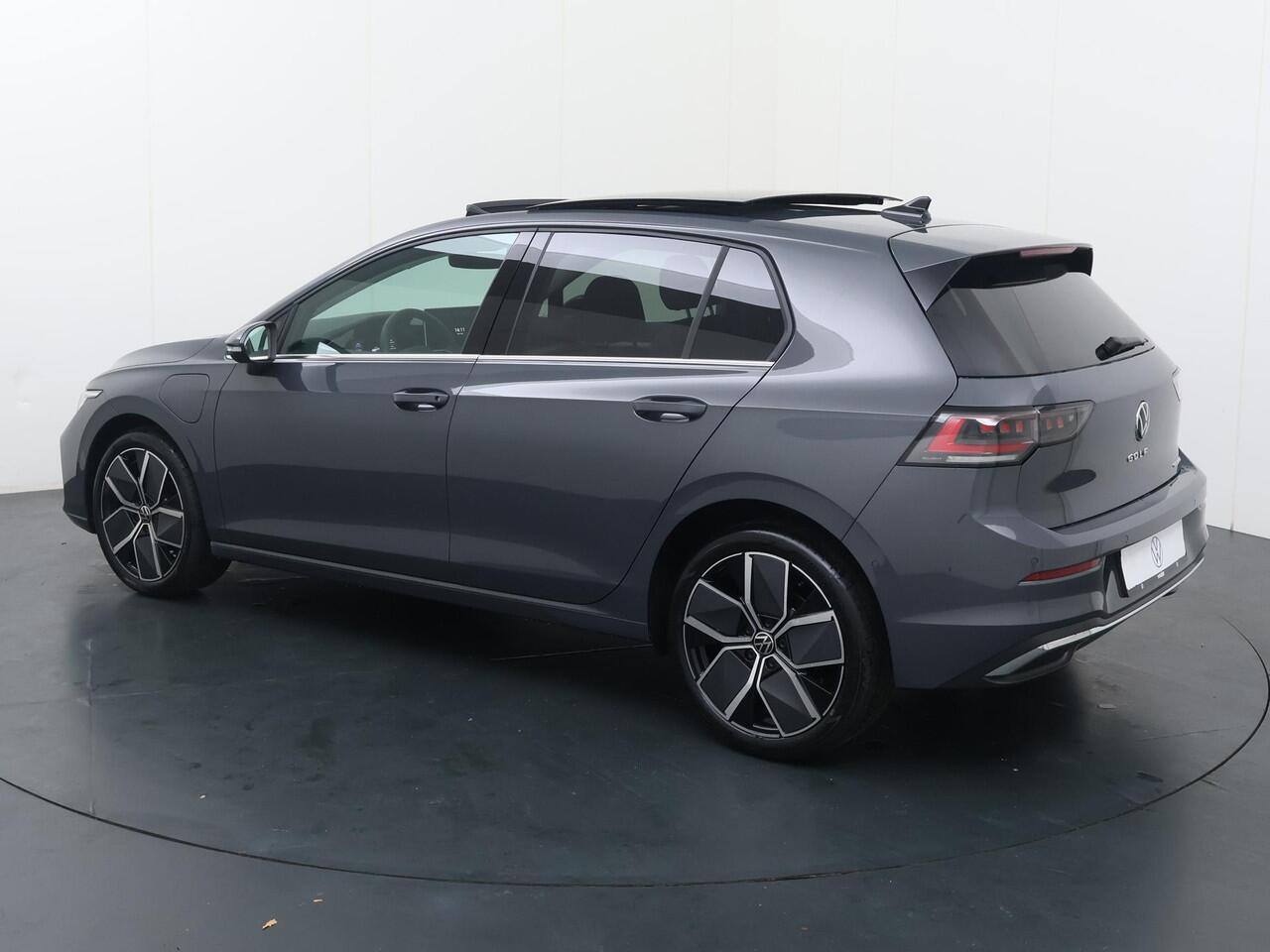 Volkswagen GOLF 8 Style Edition 1.5 eHybrid 150 kW / 204 PK DSG | Panoramadak |