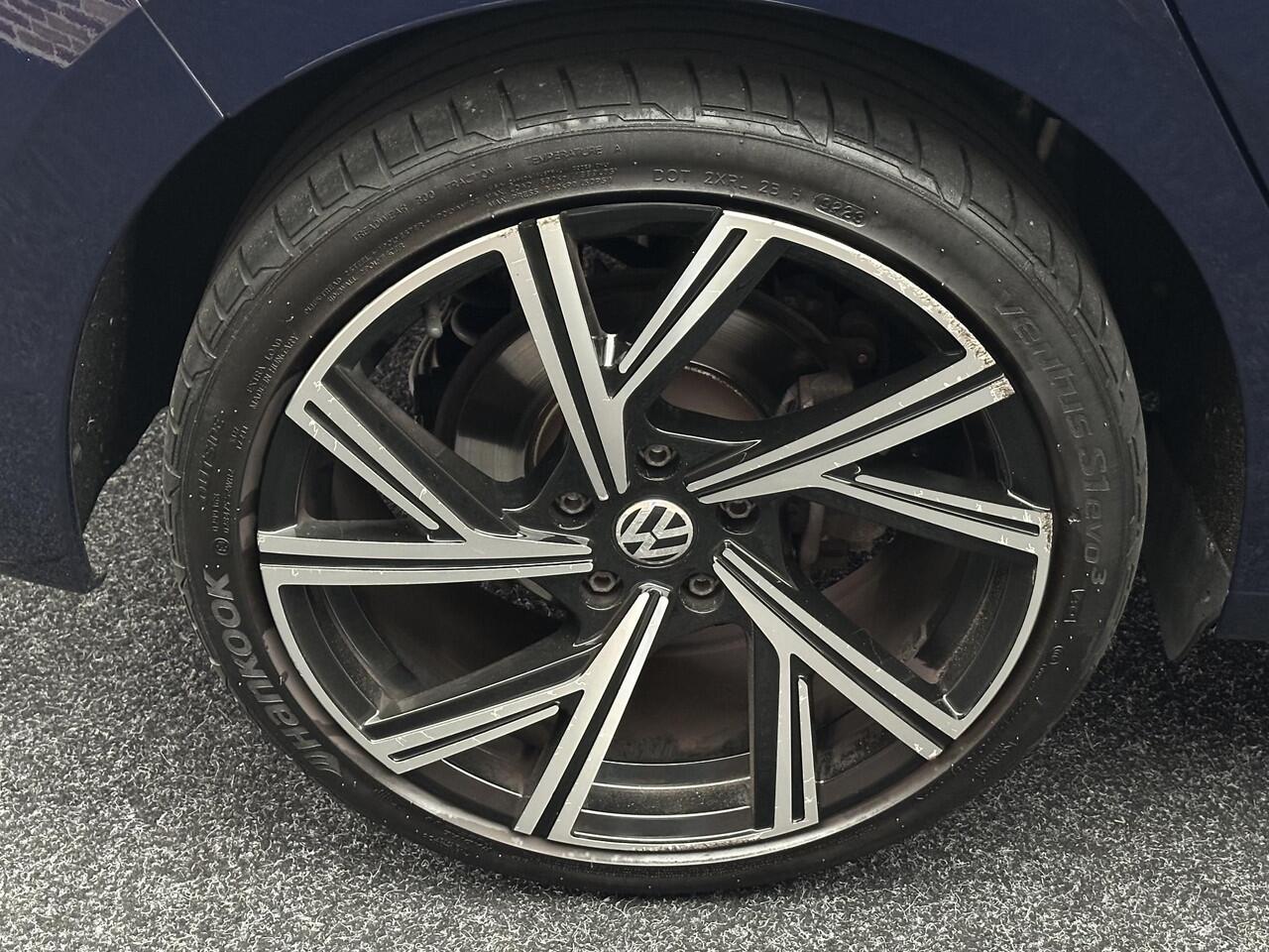 Volkswagen GOLF 1.5 eTSI Style Panorama IQ Elek Stoel Dealer ondrh