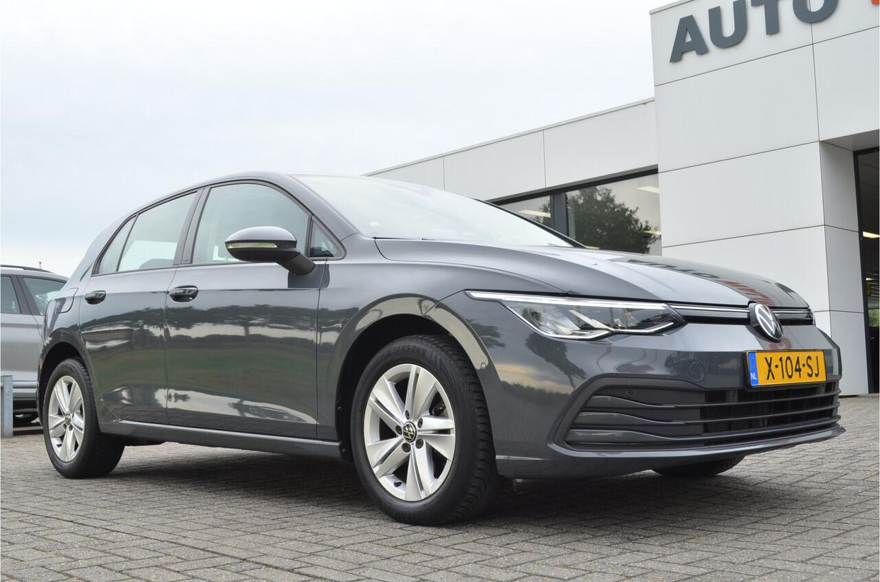 Volkswagen GOLF 1.0 eTSI Life Business Carplay | Stuur + Stoelverwarming | Adaptive Cruise | Virtual cockpit | Sfeerverlichting