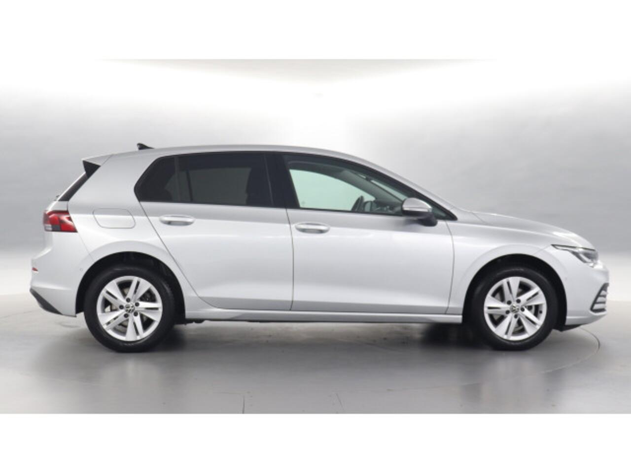 Volkswagen GOLF 1.0 eTSI Automaat | Life Business | Camera | Ergo. stoelen | Mild Hybrid