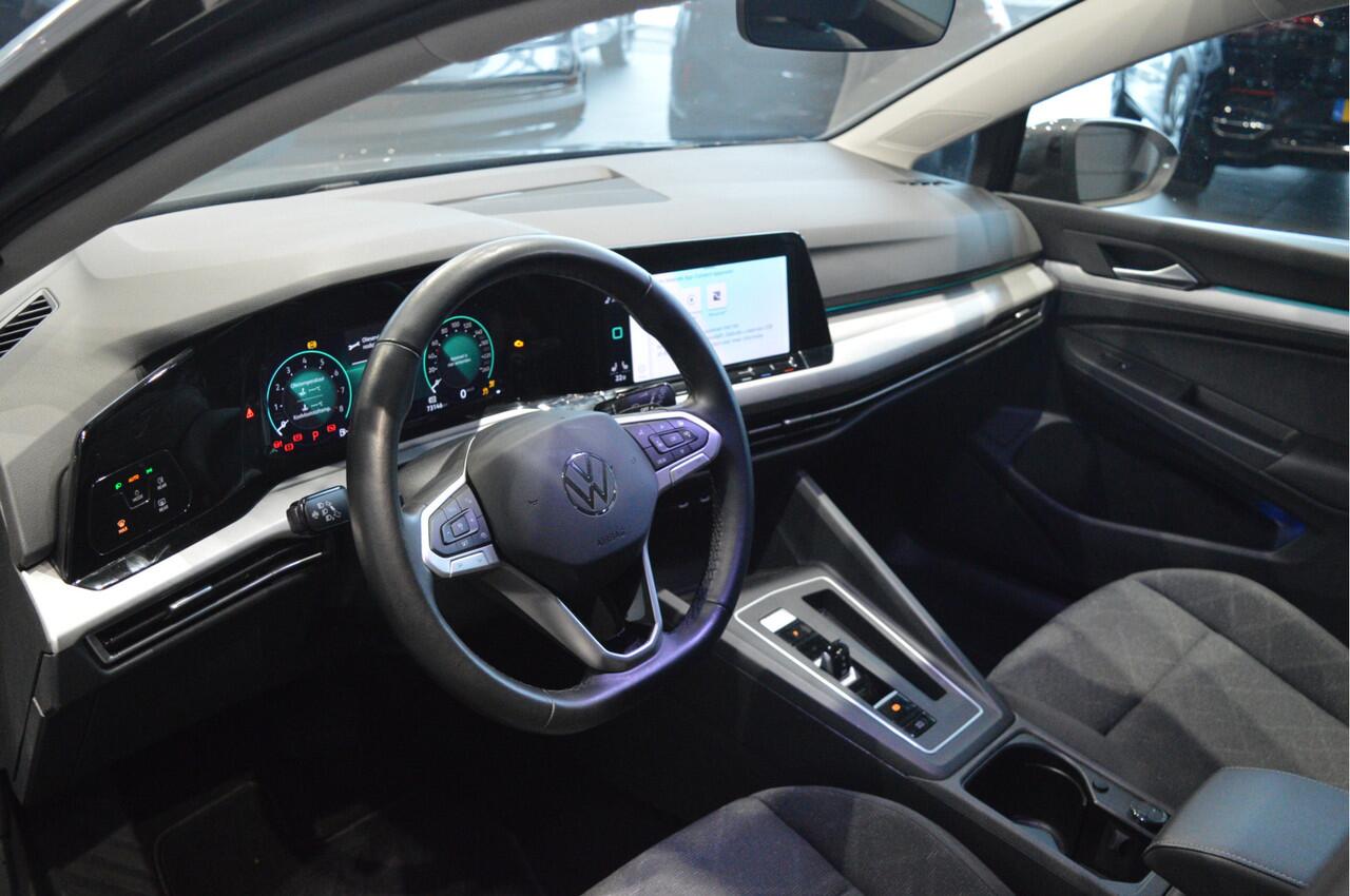 Volkswagen GOLF 1.0 eTSI Life navi clima cruise led pdc !!