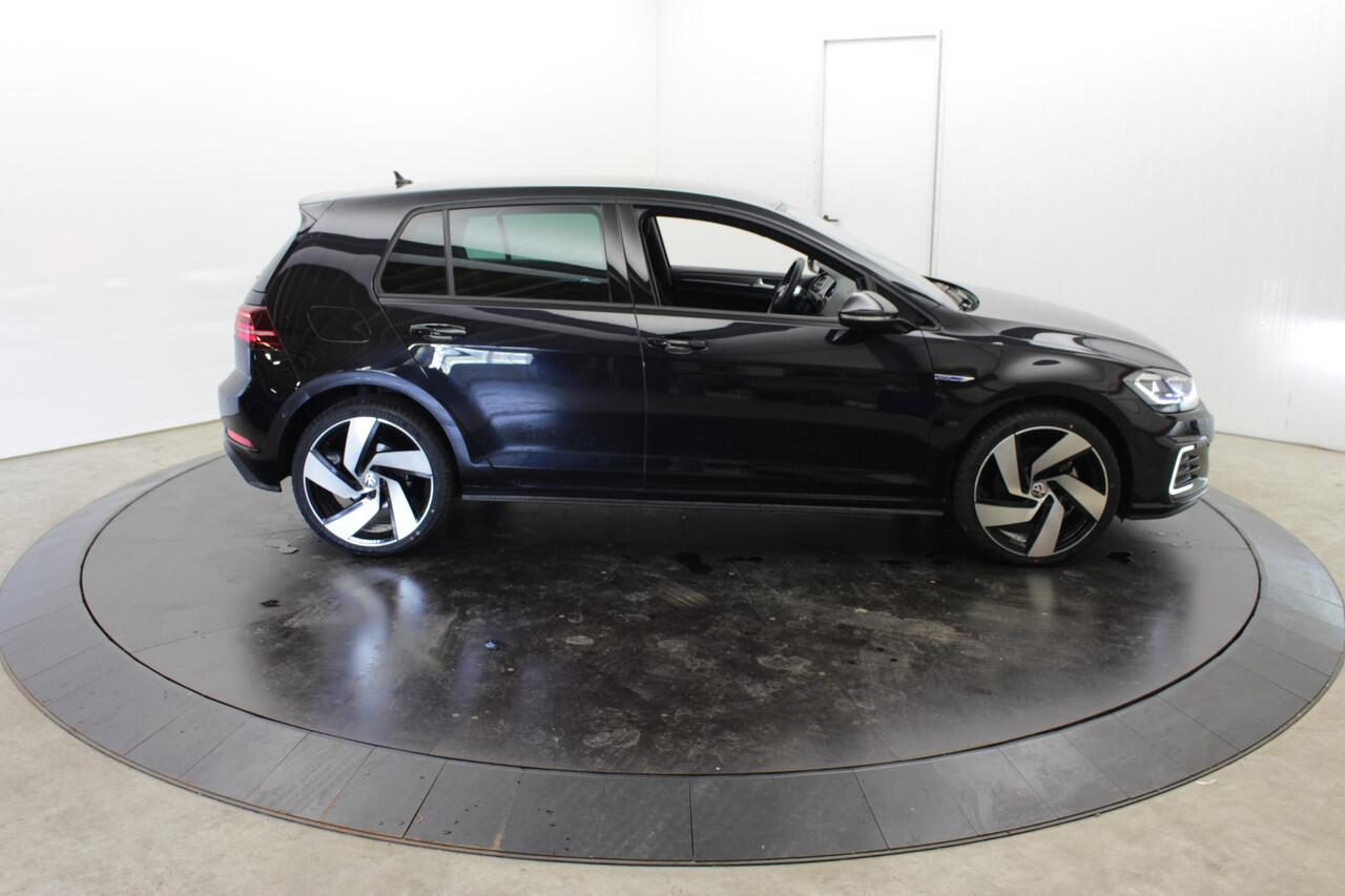 Volkswagen GOLF GTE - GTI Hybrid 204PK Camera dodehoek detectie Stoel verw App Con