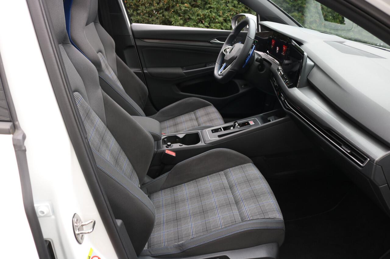 Volkswagen GOLF 1.4 eHybrid GTE 245PK (Pano Carplay Sfeerverl ACC HeadUp Keyless Camera IQ-Light PrivacyGlass)