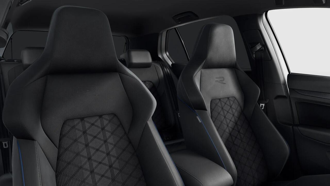 Volkswagen GOLF 1.5 eTSI 116 7DSG R-Line Edition Automaat | Side Assist | Airconditioning automatisch, 3-zone (Climatronic) | Koplampverlichting LED Matrix (IQ.Light)