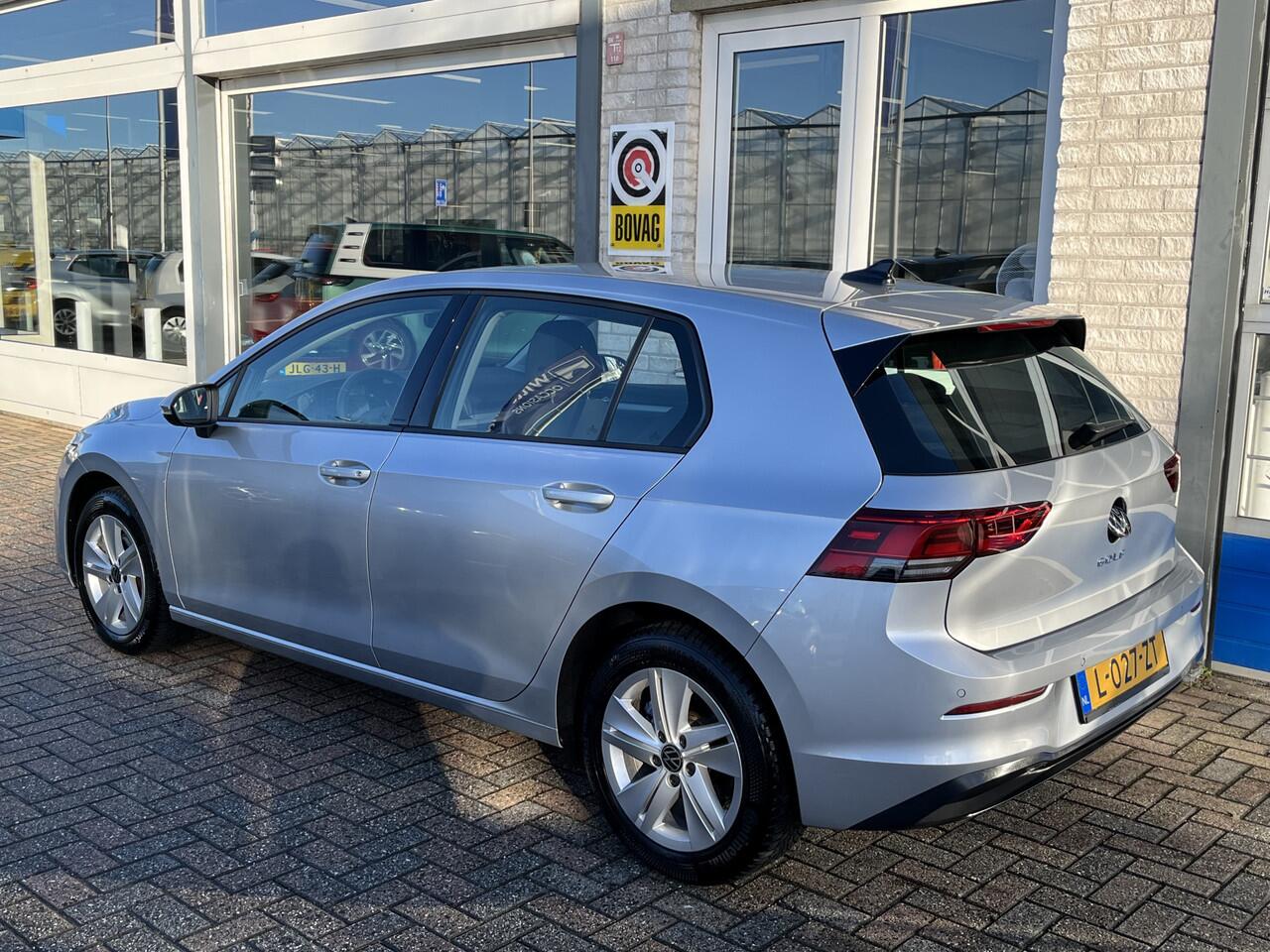 Volkswagen GOLF 1.0 TSI Life / APP CONNECT/ PARK. SENSOREN V+A/ CAMERA/ DIGITAL DASHBOARD/ ADAPT. CRUISE/ NAVI/ CLIMA/ DAB/ LANE-ASSIST/ ISOFIX/ 16'' LMV