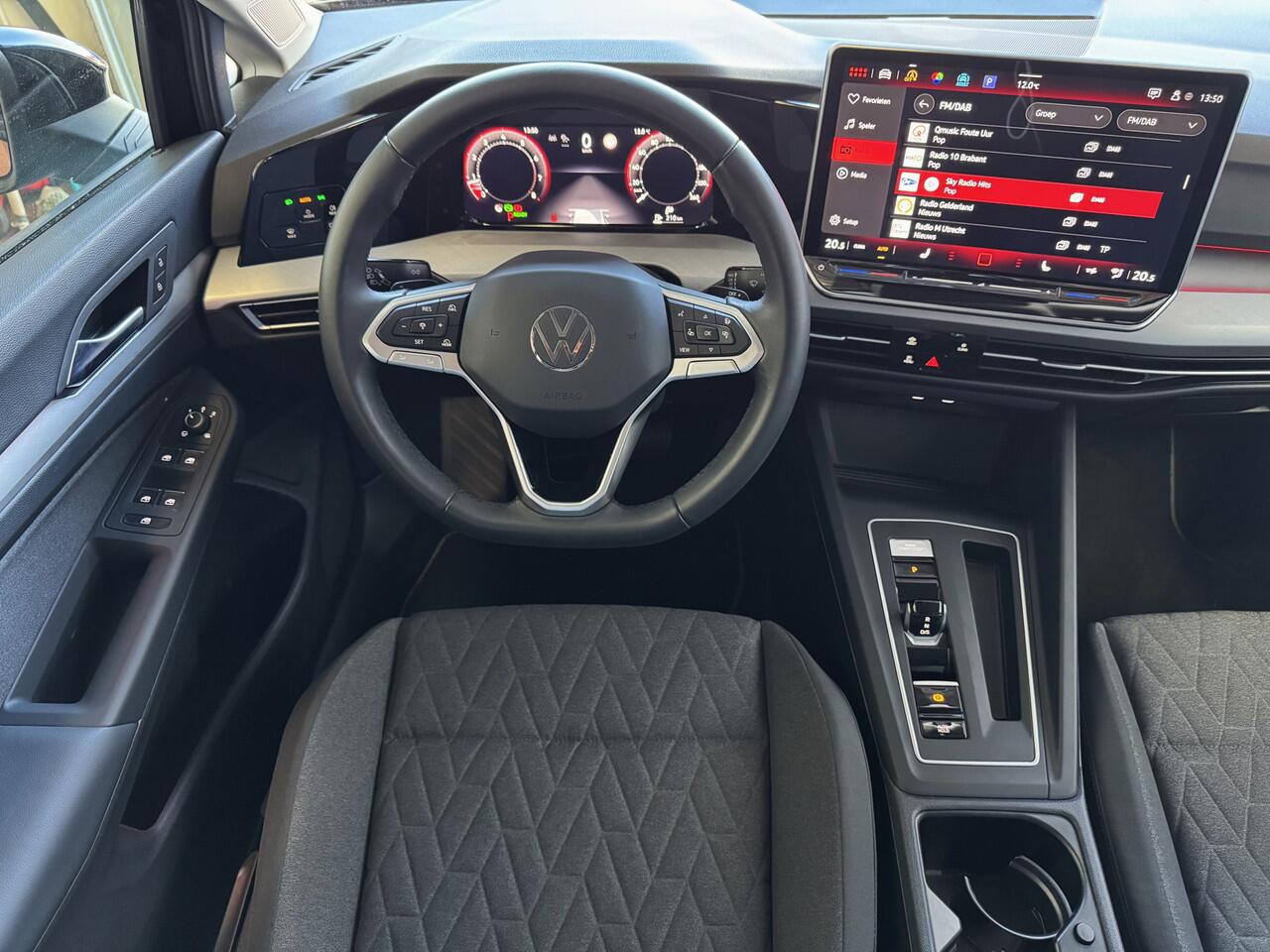 Volkswagen GOLF ?1.5 TSI 150 PK? EDITION LED CARPLAY NAVI CAMERA STOEL/STUUR VERW KEYLESS MHEV "Volkswagen rijden begint bij Topautos.nl - 75 topmodellen direct op voorraad!"