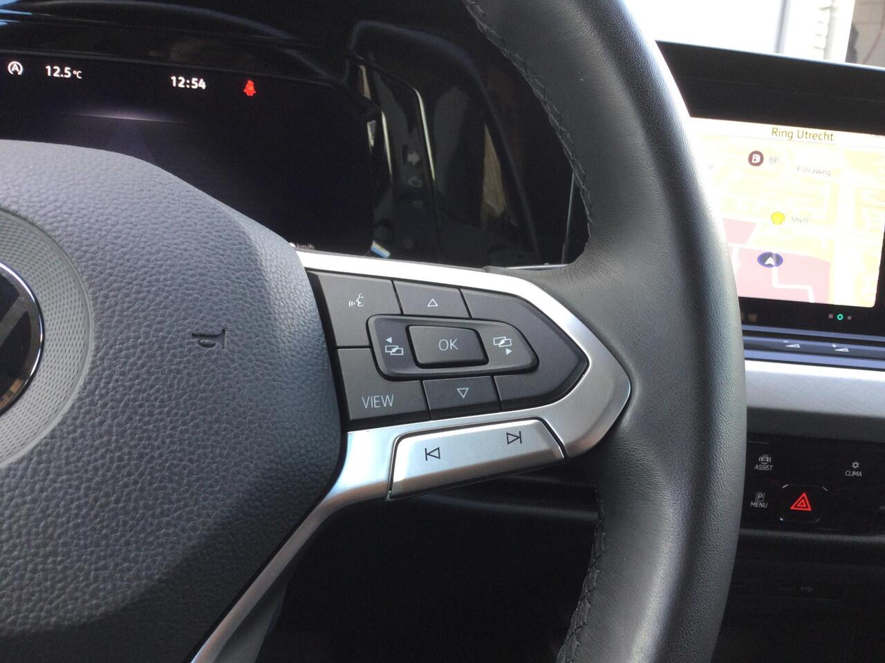 Volkswagen GOLF 1.0 eTSI Life | Navi | PDC | Adpt. Cruise |