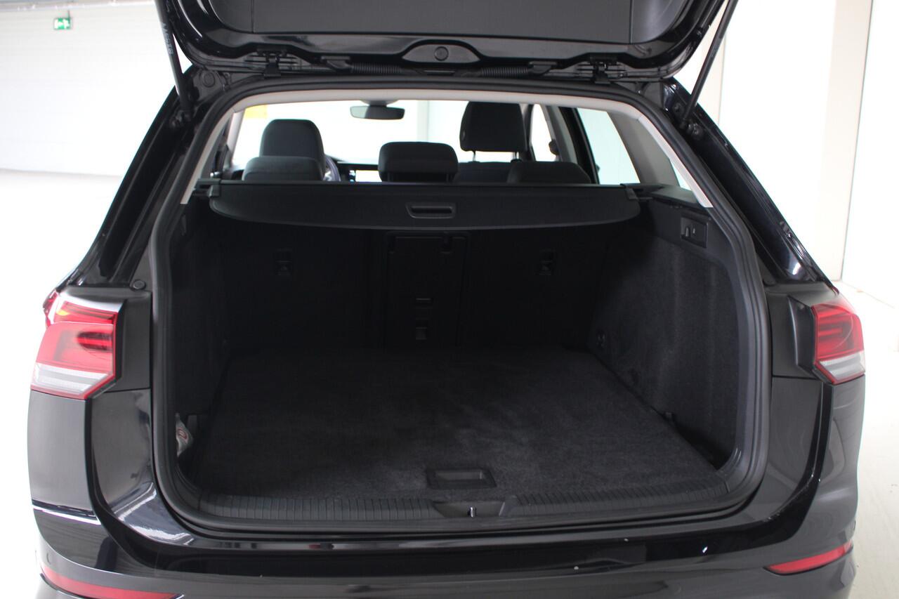 Volkswagen GOLF Variant 1.5 eTSI Life Business Navigatie | Climate Control | Lichtmetalen velgen | Stoelverwarming