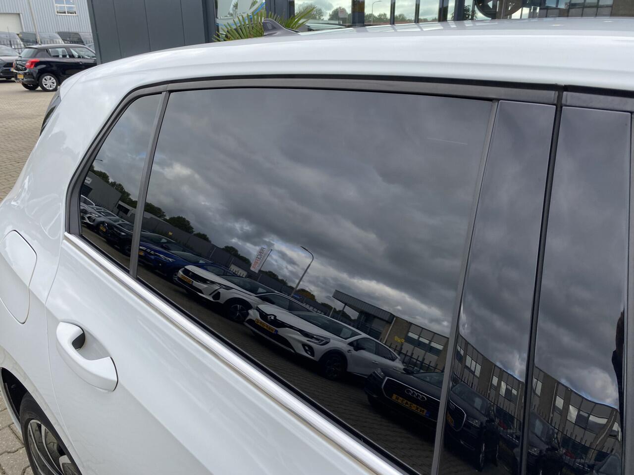 Volkswagen GOLF 1.4 eHybrid Style Adaptive Cruise Control, Camera & Massage Stoel