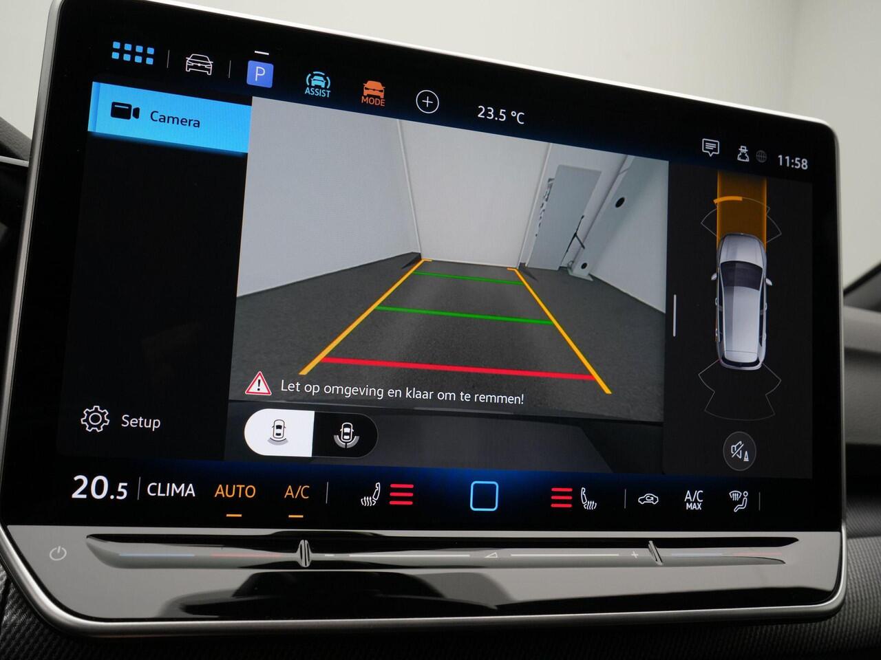 Volkswagen GOLF 1.5 eTSI 150 pk DSG R-Line Edition | Panoramadak | IQ Light | Head-up display | Sportstoelen | Stoel-/stuurverwarming | 18 inch