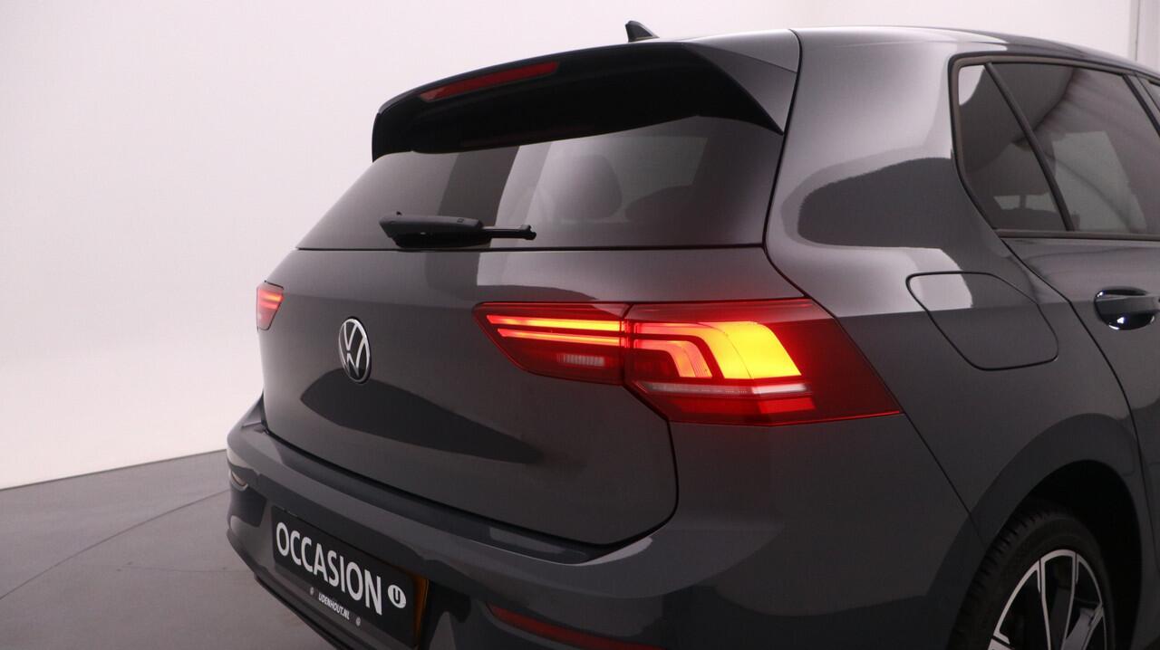 Volkswagen GOLF 1.5 eHybrid 204pk DSG Life Edition / Demonstratieauto