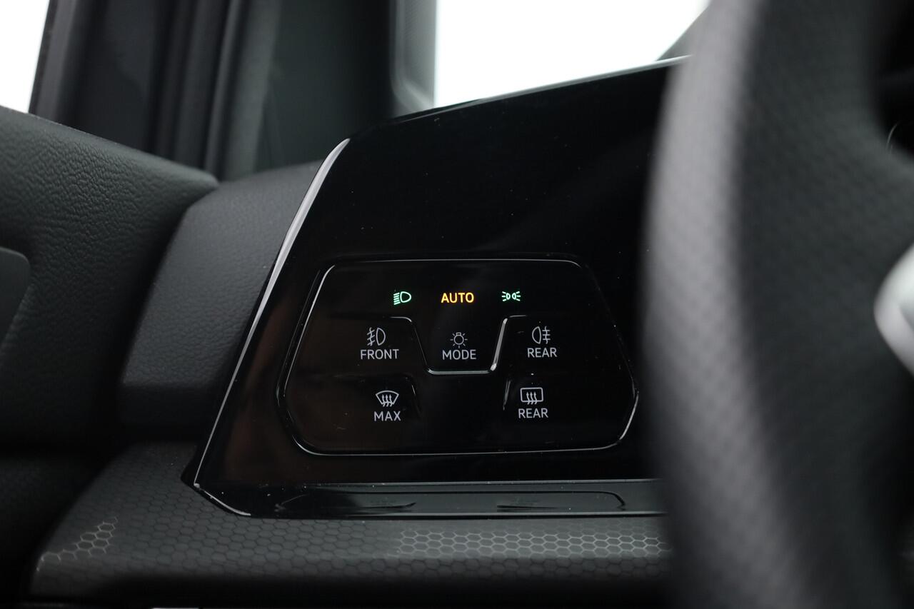 Volkswagen GOLF 1.4 eHybrid GTE | HUD | Stoelventilatie | Leder | IQ. Light | Adapt. Cruise | Elek. Trekhaak