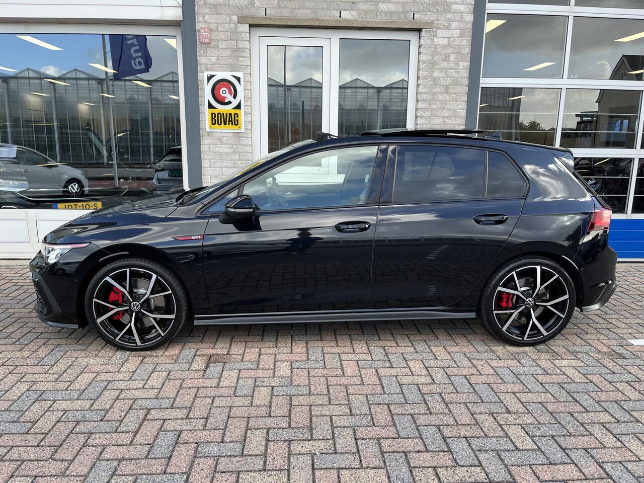 Volkswagen GOLF 2.0 TSI GTI / AUTOMAAT/ GARANTIE TM 01-2027/ PANO/ HARMAN-KARDON/ STANDKACHEL/ CAMERA/ HEAD-UP DISPLAY/ DODE HOEK/ MEMORY SEATS/ STOELVERWARM. V EN A/ STOEL VENTILATIE/ KEYLESS/ APP CONNECT/ NAVI