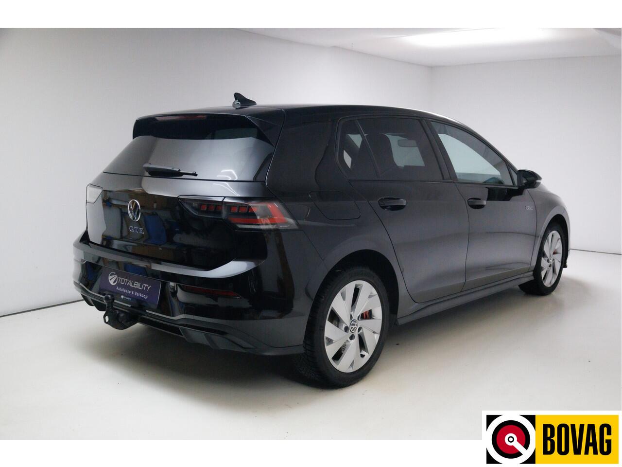 Volkswagen GOLF 1.5 eHybrid GTE Black 272 PK automaat | IQ Led | Elec. trekhaak | Headup | Stoel- & stuurverw. | PDC V + A, Camera, App. connect, Navigatie, 131 KM actieradius (WLTP)