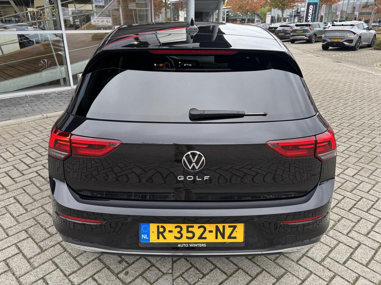 Volkswagen GOLF 1.0 TSI Active Business | Navigatie |Blind spot | Climate Control | Cruise Control | Bluetooth | 16"LMV |