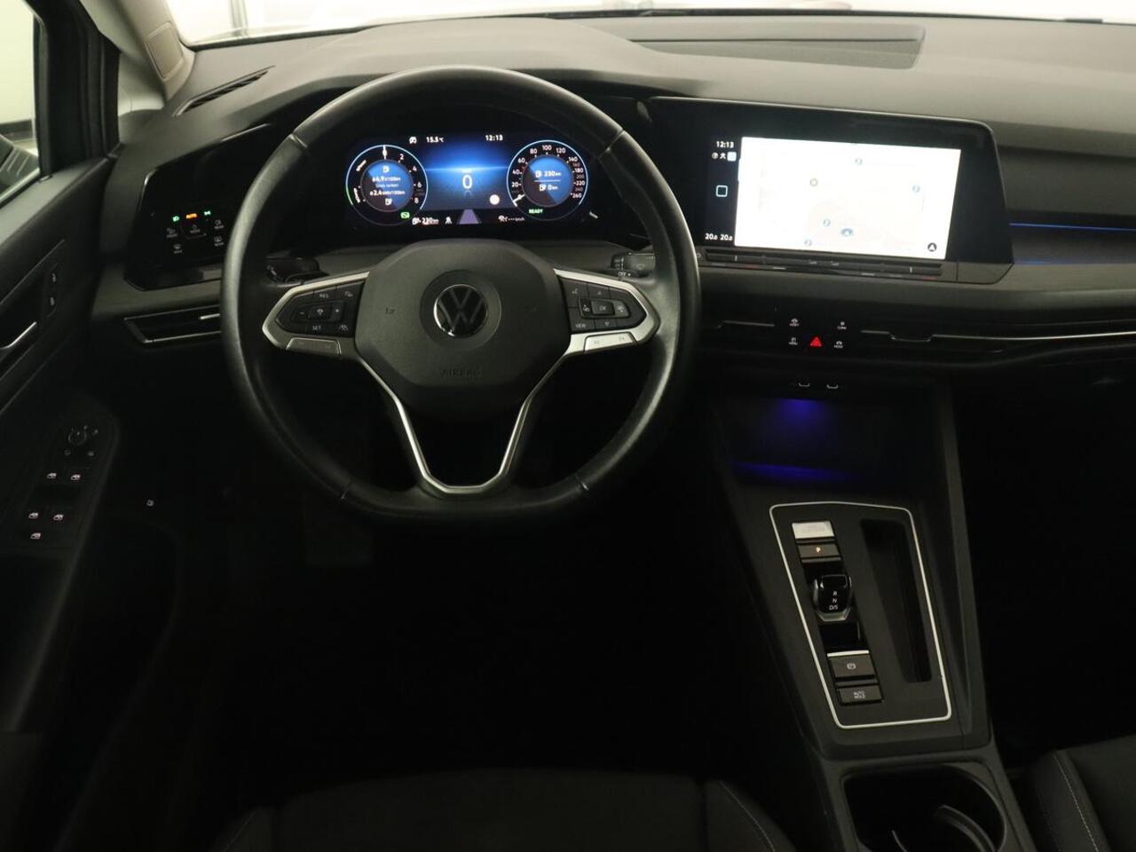 Volkswagen GOLF 1.4 eHybrid Style | Massage | Carplay | Memory | Navigatie | Adaptive cruise | Parkeerhulp | Sfeerverlichting | Full LED | PHEV | Plug In