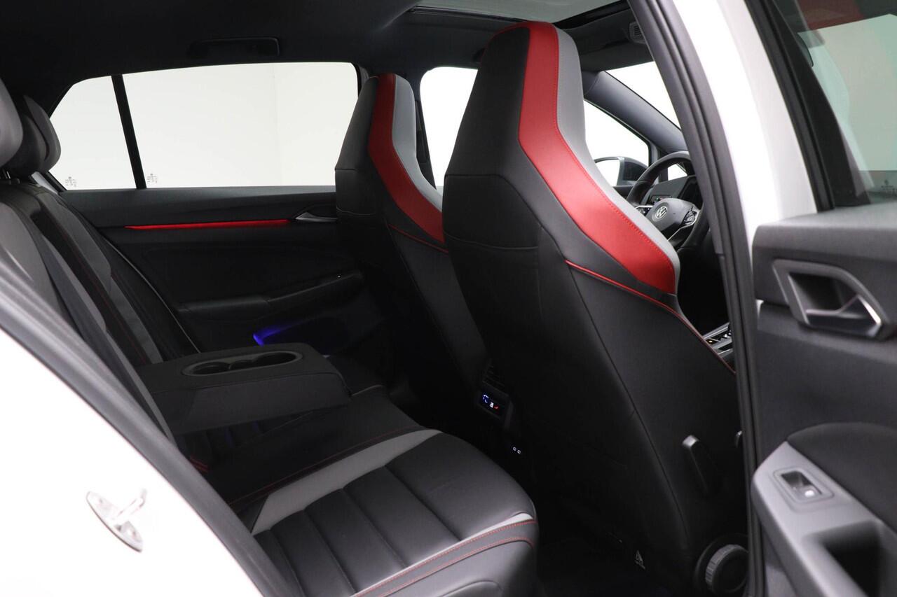 Volkswagen GOLF 2.0 TSI GTI Clubsport | LEDER PACK | IQ LIGHT | PANORAMADAK | STOELKOELING | 19"