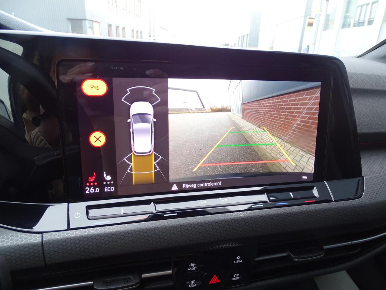 Volkswagen GOLF 1.4 eHybrid GTE FULL LED PAKKET | WINTER PAKKET | R-LINE | NAVIAGTIE | ACHTERUIT RIJ CAMERA | AFNEEMBARE TREKHAAK | SFEER VERLICHTING |