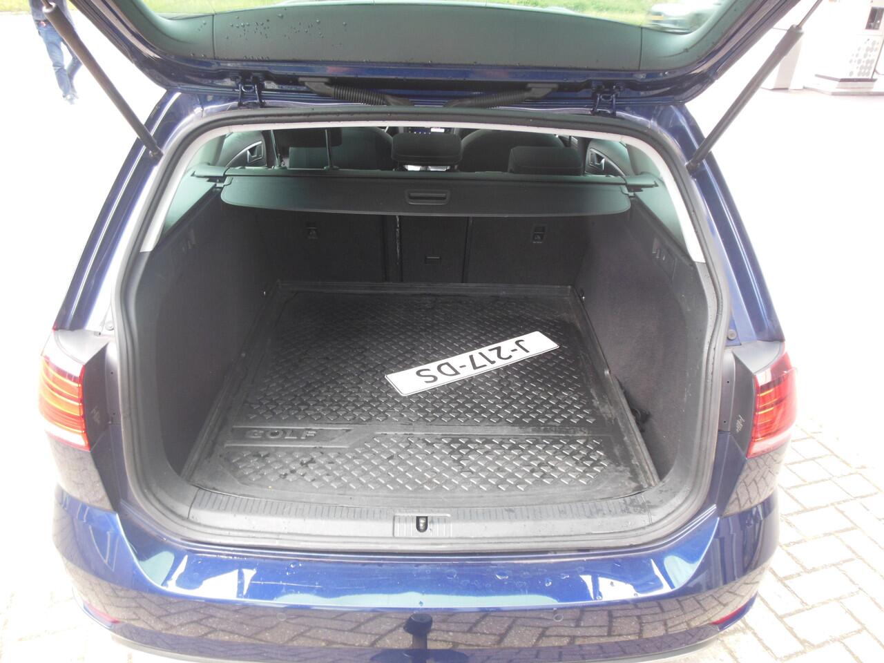 Volkswagen GOLF Variant 1.5 TSI Comfortline Business Staat in De Krim