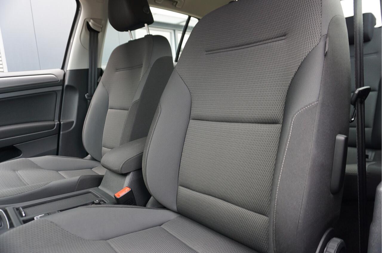 Volkswagen GOLF 1.5 TSI 5drs Comfortline BJ2020 Lmv 16" | Led | Pdc | Navi | Climate control | Cruise control | Getint glas